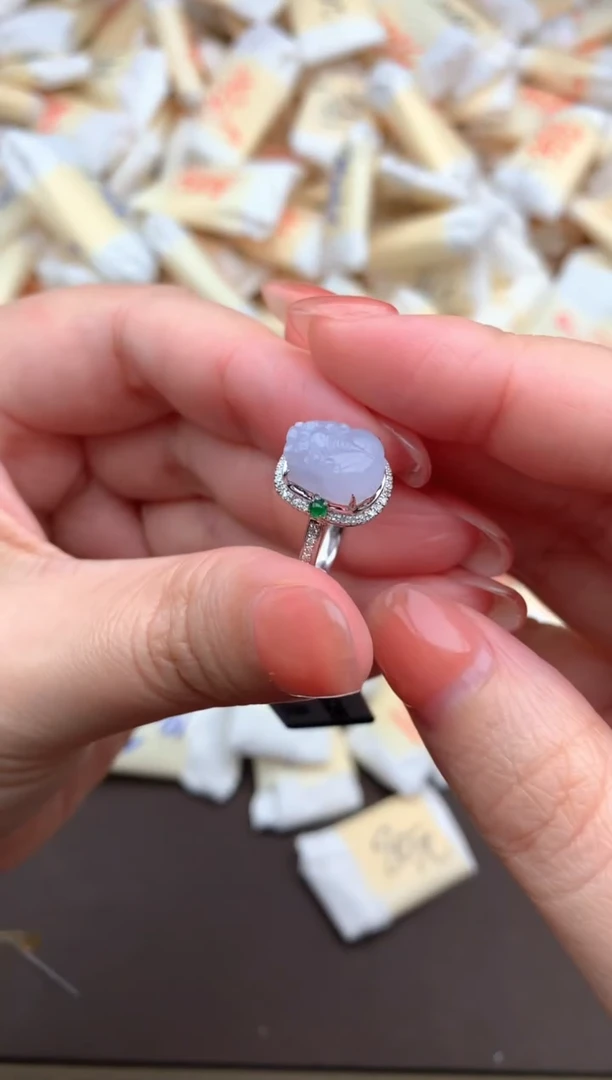 【闪购商品】翡翠挂件18K金镶嵌一