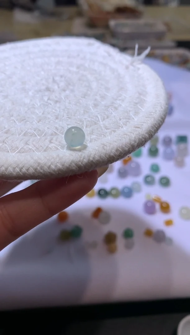 【闪购商品】定制翡翠未镶嵌6.8珠子