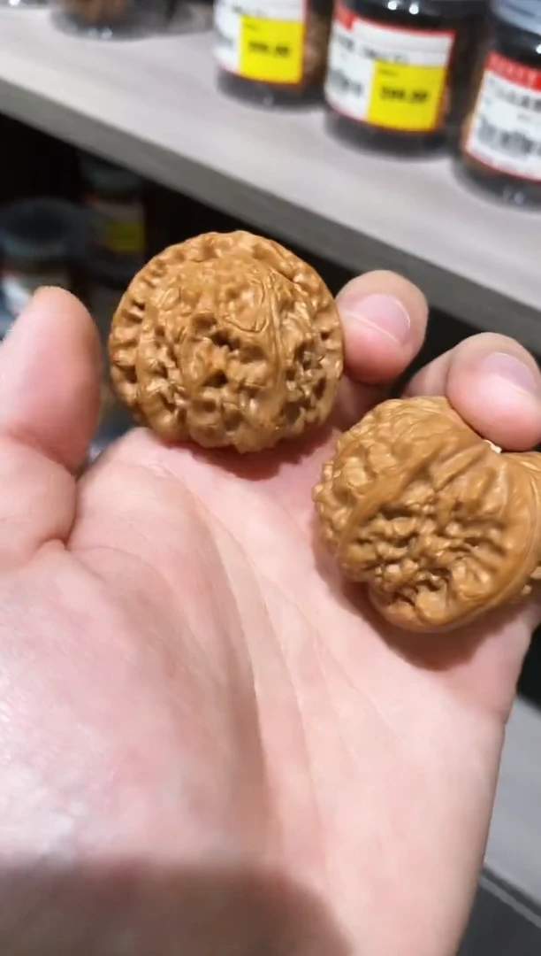 文玩核桃把件全品打底白狮子40
