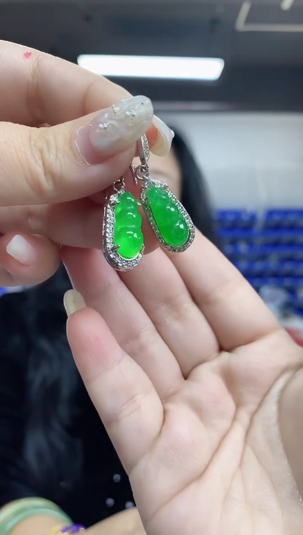 【闪购商品】翡翠耳饰未镶嵌多样性发其一颜色微差