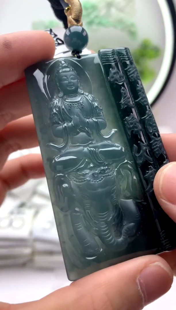 【闪购商品】翡翠颈饰未镶嵌普贤