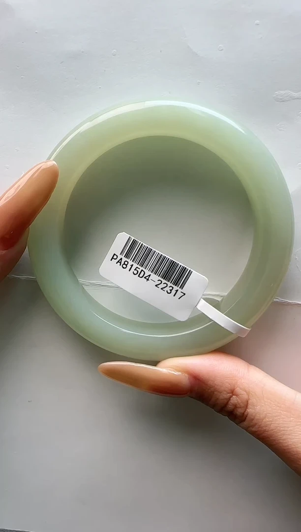 【闪购商品】和田玉手镯未镶嵌57