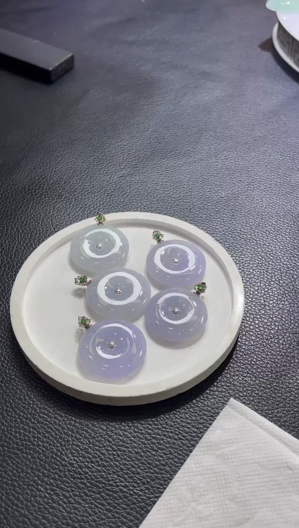 18K金镶嵌定制翡翠DDJ46811/多样性发一件