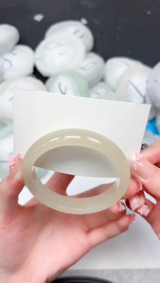 未镶嵌手镯石英质玉141-59.1