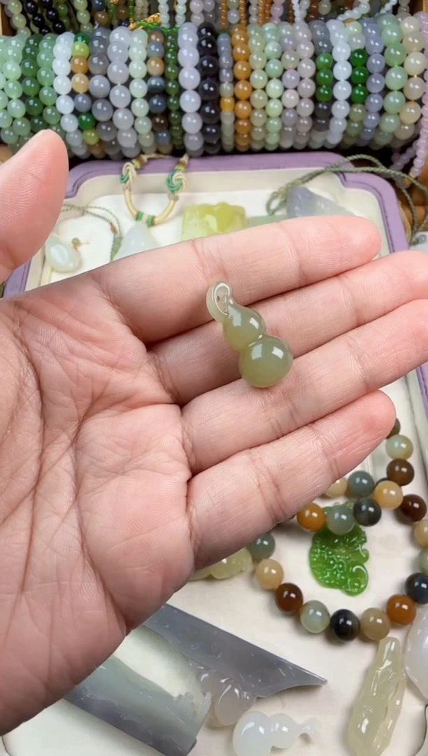 颈饰未镶嵌和田玉大*豆葫芦