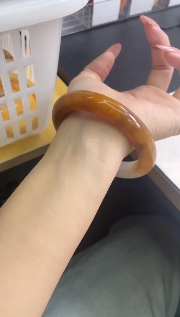 【闪购商品】石英质玉手镯未镶嵌144/65.1