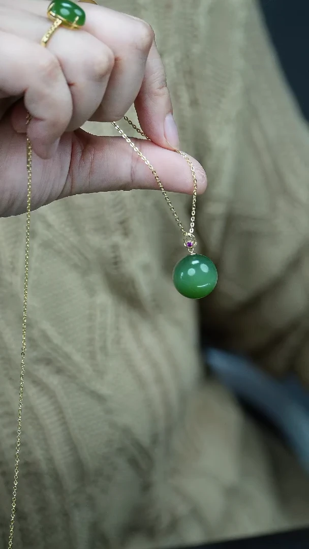 吊坠(赠链)18K金镶嵌和田玉1