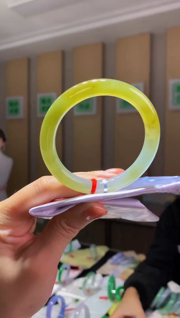 未镶嵌手镯（圆镯）翡翠- C306圈口 52.5