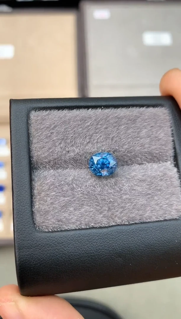 【闪购商品】定制蓝宝石裸石未镶嵌4.07ct 缅甸无烧蓝宝石