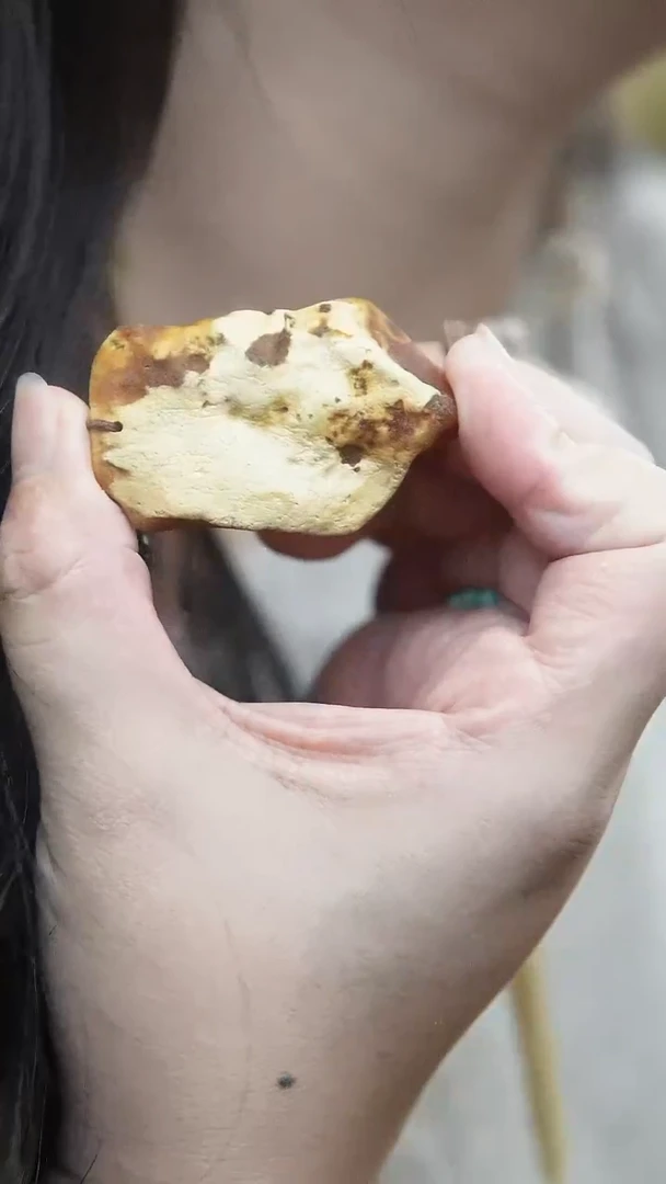 琥珀颈饰未镶嵌蜜蜡吊坠