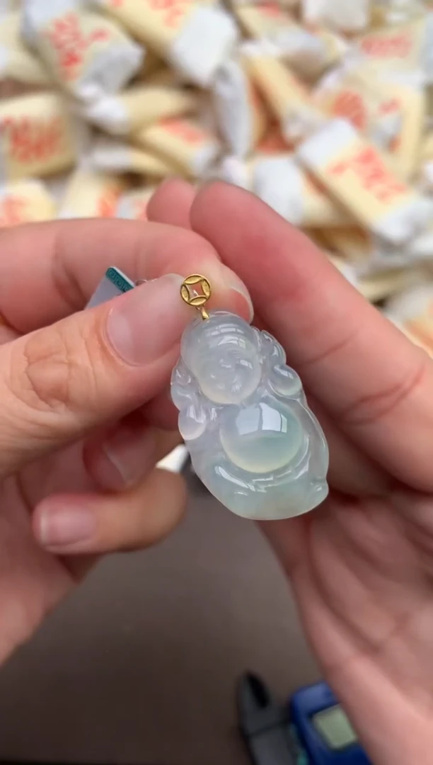 翡翠挂件18K金镶嵌—