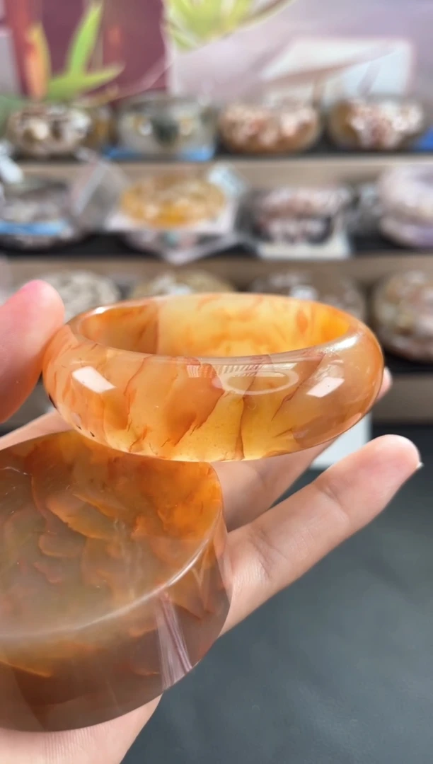 未镶嵌手镯石英质玉57