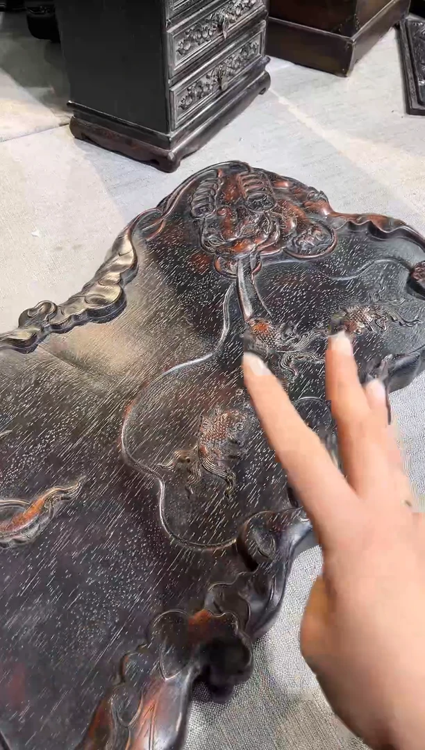 木严*紫檀雕刻金蟾茶海