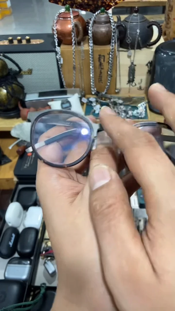 瓷片闪购商品  如图所示