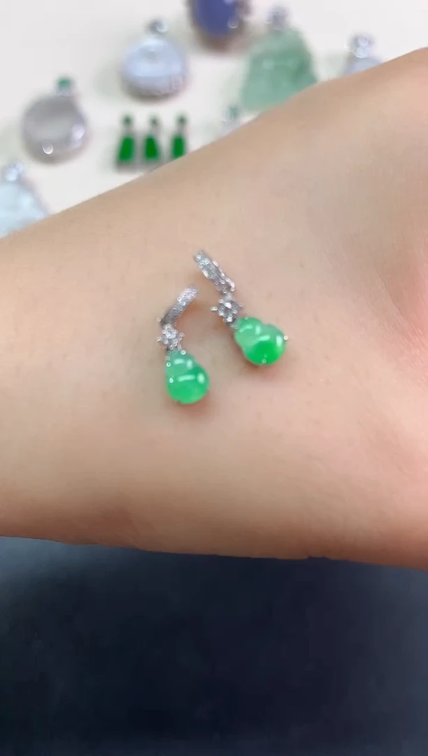 吊坠(不含链)18K金镶嵌翡翠吊坠(不含链)|880多样性发其一