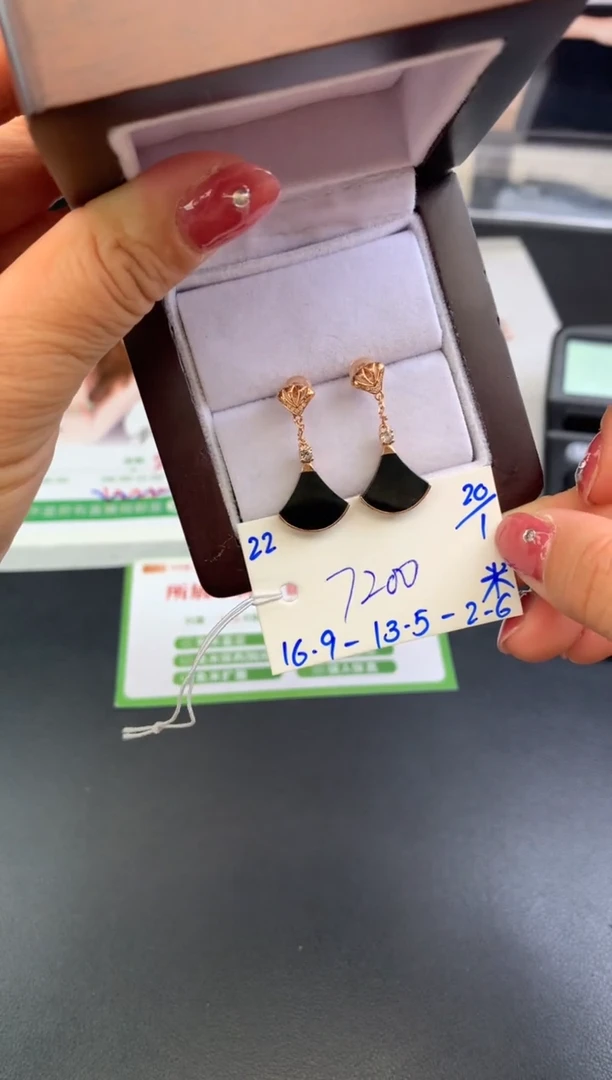 【闪购商品】翡翠耳饰未镶嵌耳坠