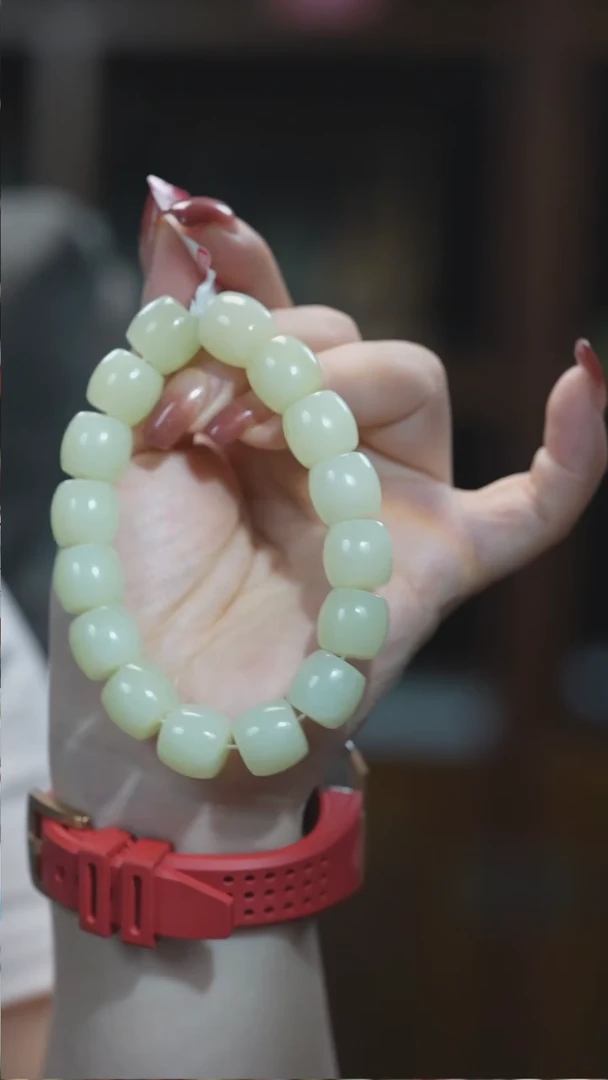 未镶嵌手链和田玉老型珠卡14