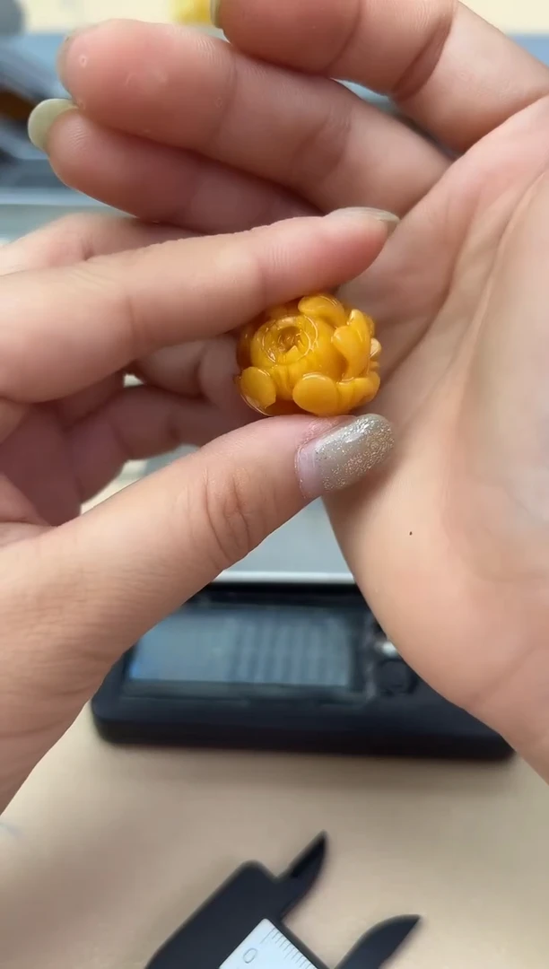 未镶嵌蜜蜡裸石蜜蜡吊坠