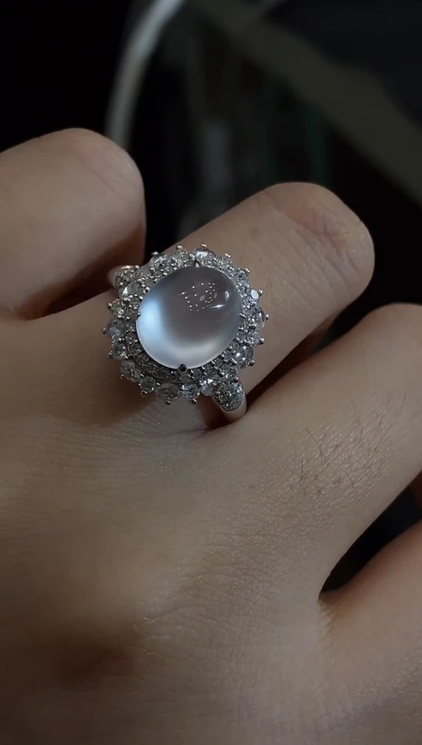 颈饰18K金镶嵌翡翠收到货48小时鉴赏期（超时不退不换）