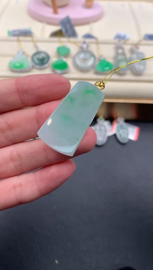 【闪购商品】翡翠颈饰18K金镶嵌D879