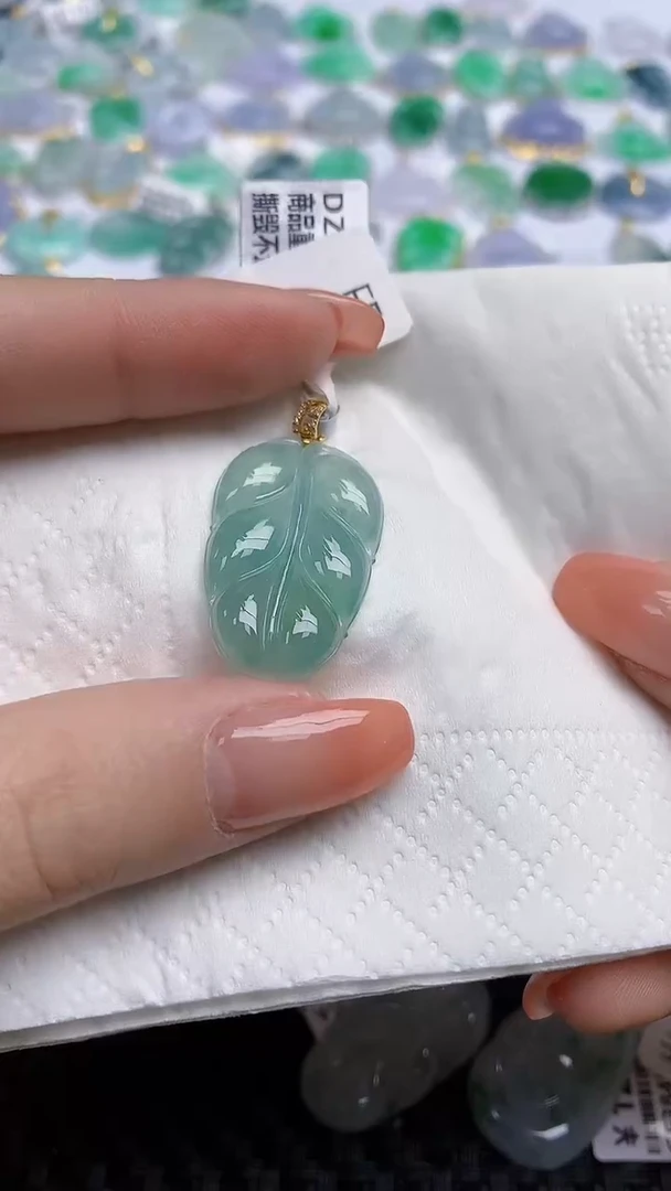 【闪购商品】翡翠颈饰18K金镶嵌天然翡翠A货