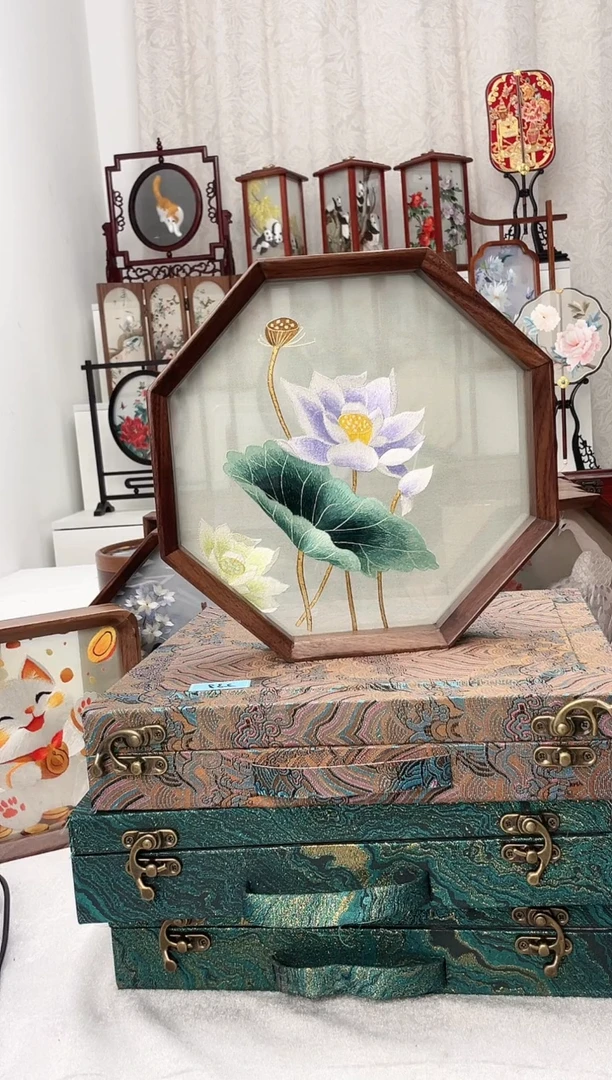 扇子苏绣作品手工摆台