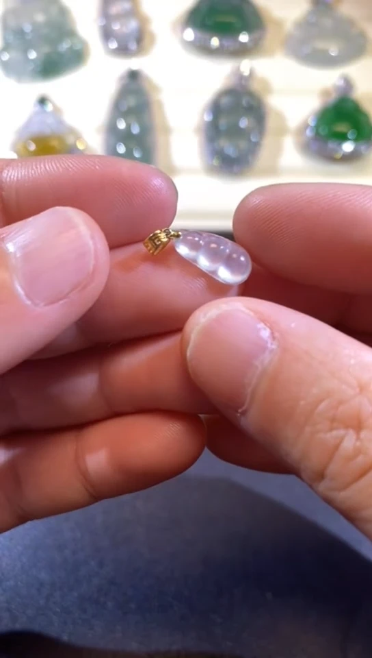 【闪购商品】翡翠吊坠(不含链)18K金镶嵌缅甸天然A货翡翠