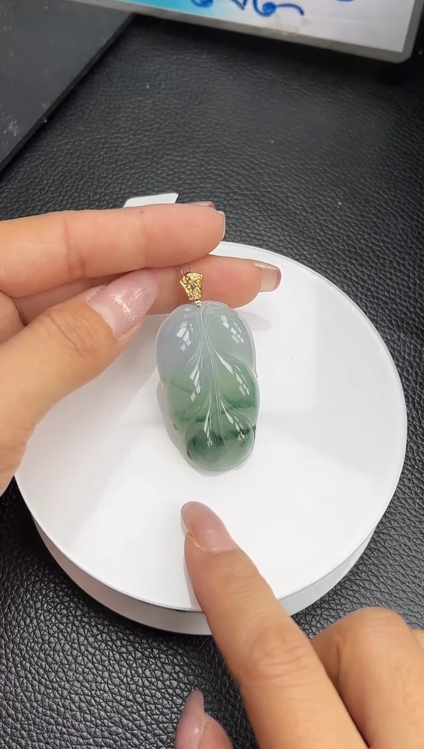 【闪购商品】翡翠颈饰18K金镶嵌YM720-34 叶子