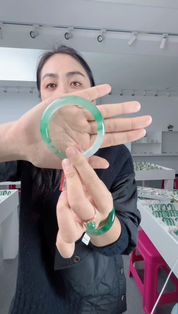 未镶嵌手镯石英质玉205