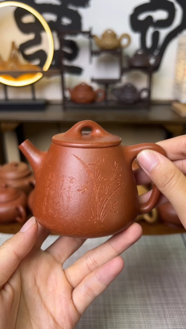 茶壶段泥红降坡高石瓢壶兰花刻200CC-甘来兵