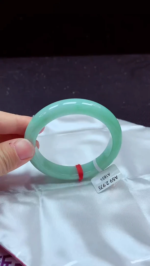 【闪购商品】翡翠手镯未镶嵌镯子59+