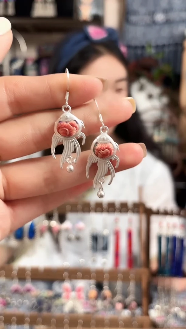 织绣民族风非遗老绣饰品606