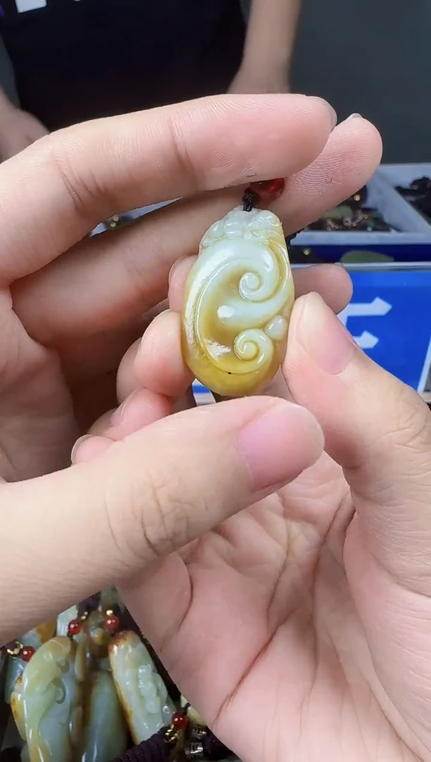 和田玉未镶嵌颈饰1