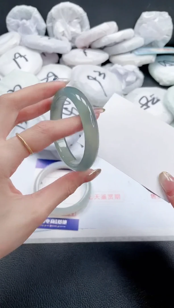 【闪购商品】石英质玉手镯未镶嵌24J231-54