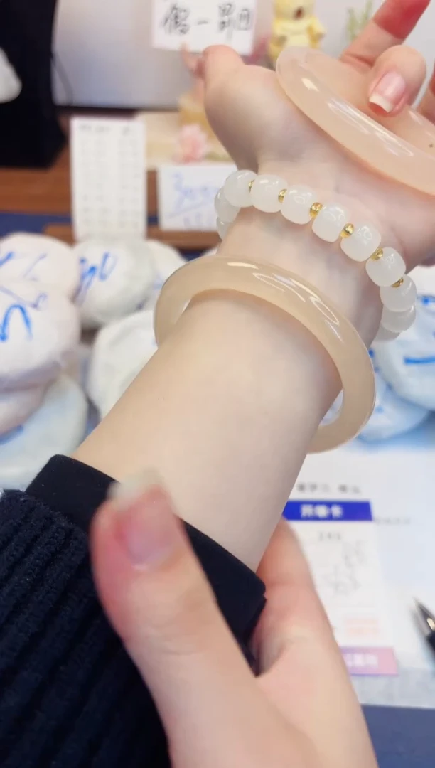 【闪购商品】石英质玉手镯未镶嵌240-美人条藕粉-圈口56