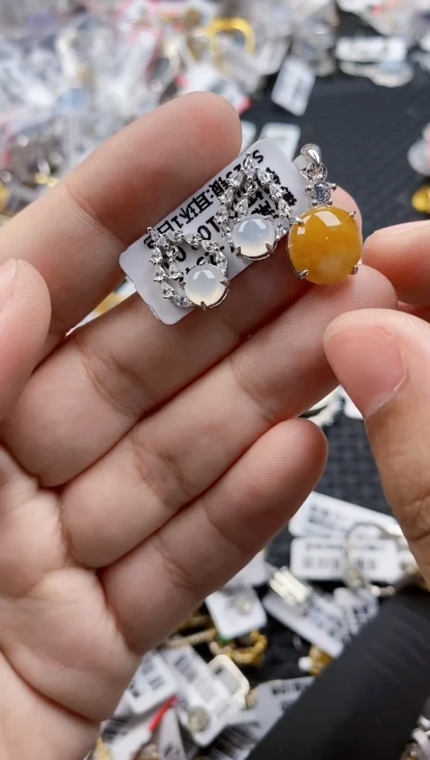 翡翠戒指银S925镶嵌120000   2