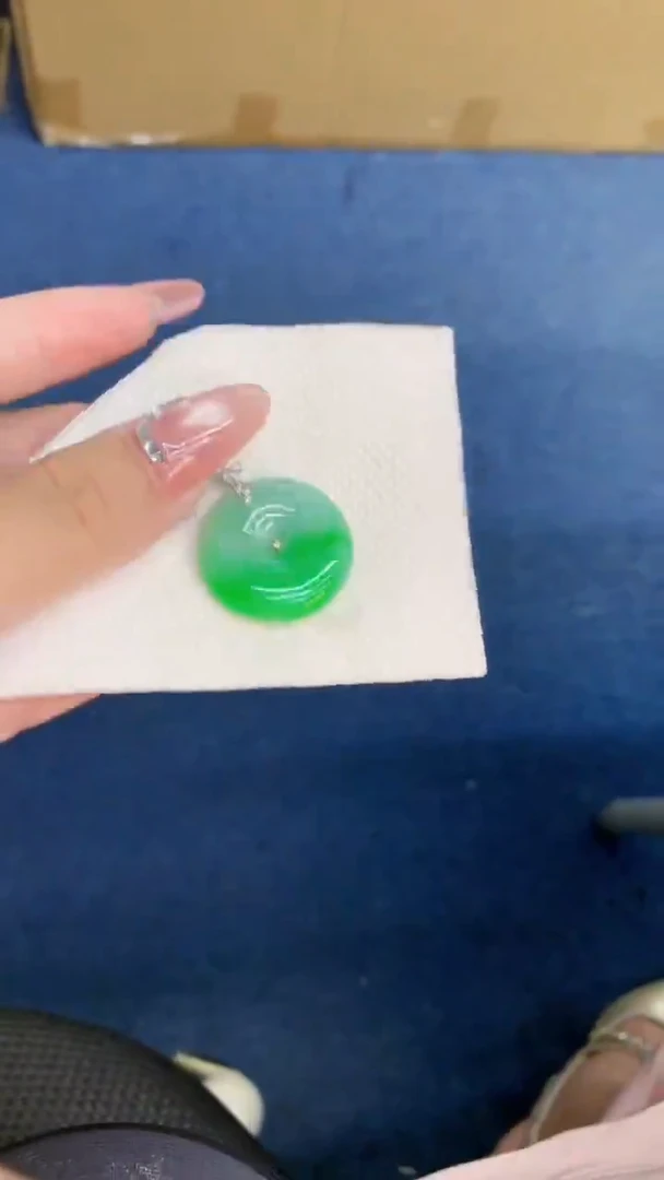 翡翠18K金镶嵌吊坠(不含链)1