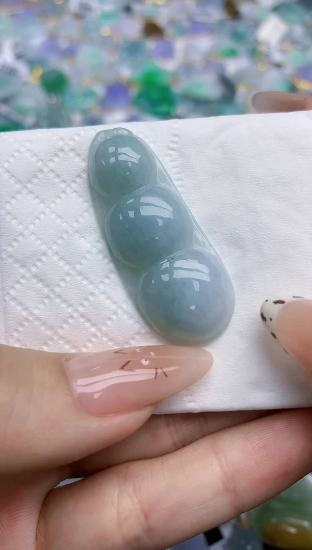 翡翠未镶嵌颈饰4   天然翡翠A货