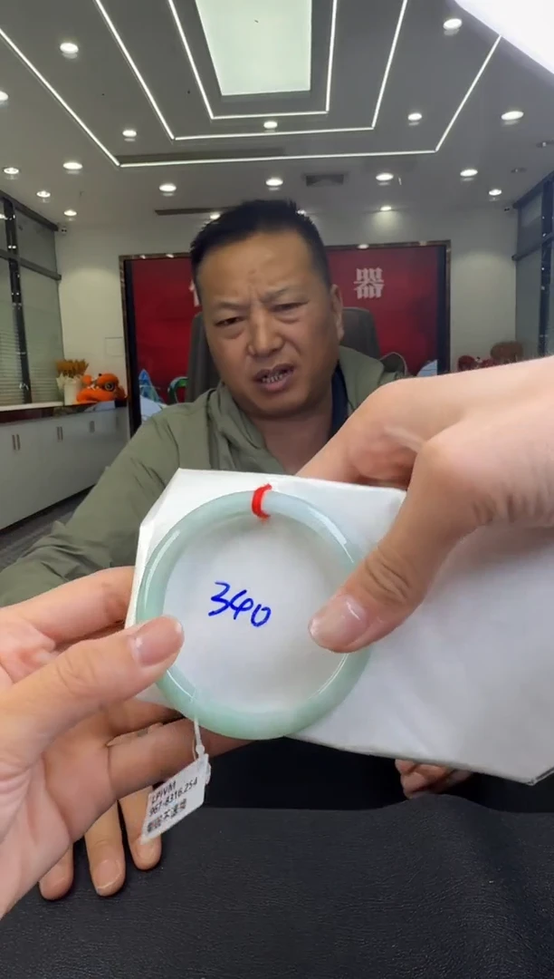 翡翠未镶嵌颈饰手镯58