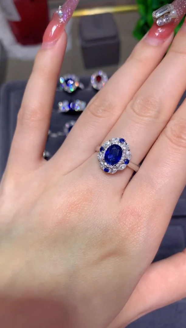 戒指蓝宝石18K金镶嵌1.26CT