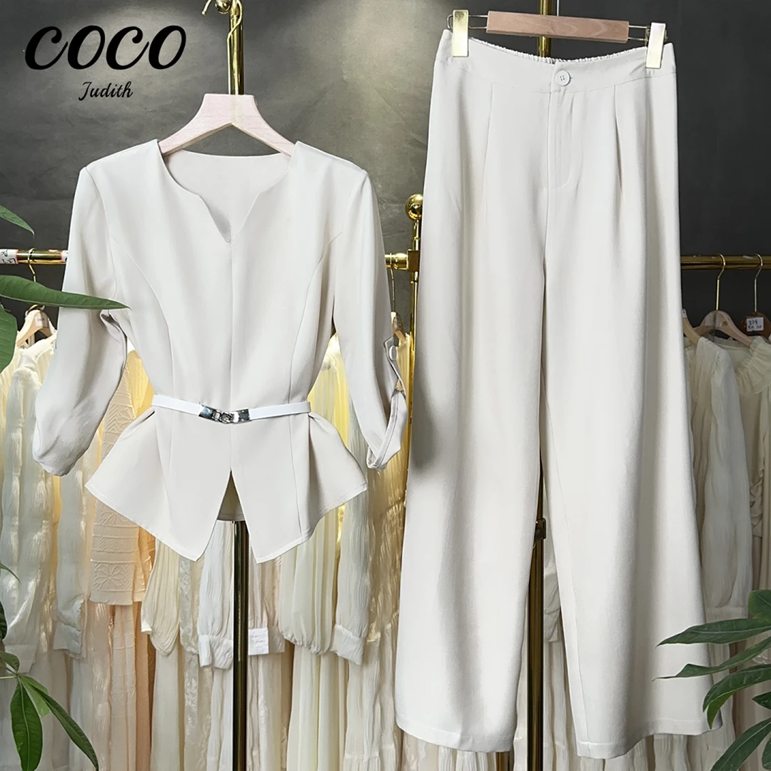 【RG7107】2025年新款夏季法式轻奢百搭休闲V领白色设计师两件套