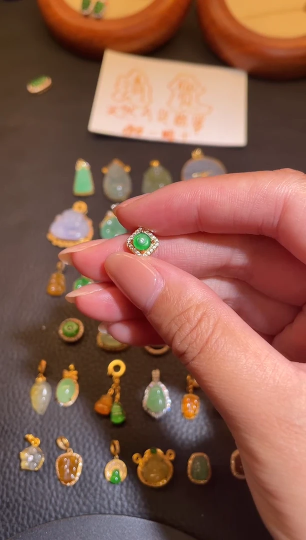 颈饰银S925镶嵌翡翠a货翡翠