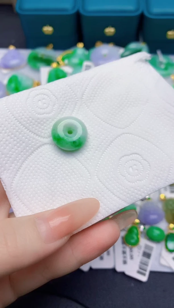 颈饰未镶嵌翡翠缅甸天然翡翠A货