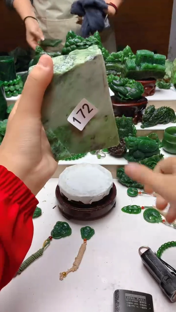 未镶嵌和田玉（碧玉）珠宝半成品1