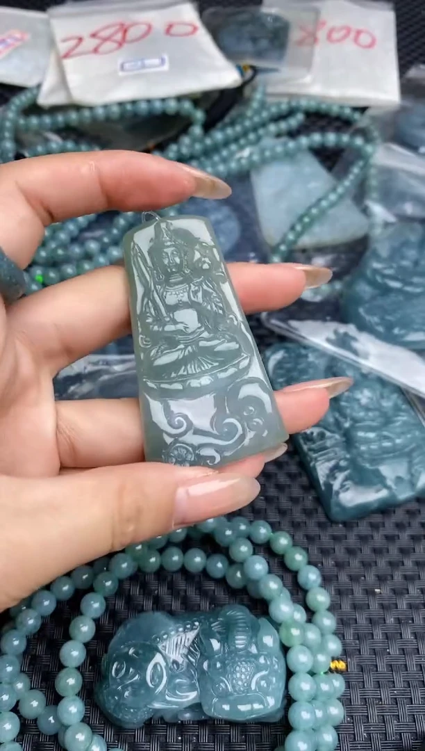 【闪购商品】翡翠颈饰未镶嵌11111111