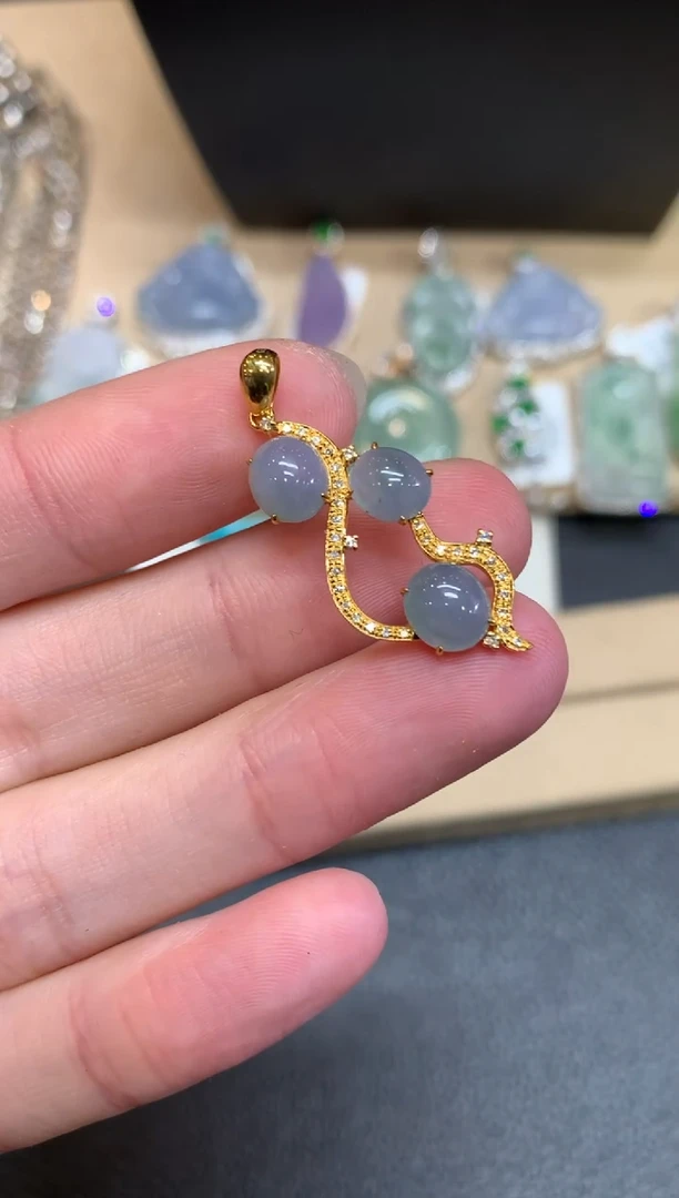 【闪购商品】翡翠颈饰18K金镶嵌蛋面【无服务费】