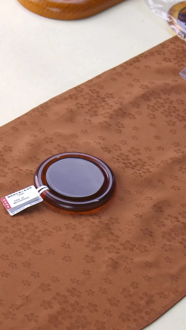 未镶嵌颈饰琥珀闪3（棕红手镯圈口52多样性发其一）