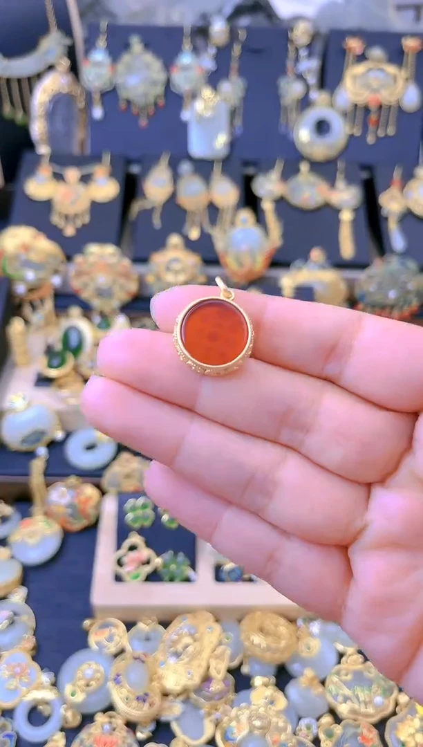 【闪购商品】玛瑙/玉髓吊坠合金花丝镂空红香囊吊坠