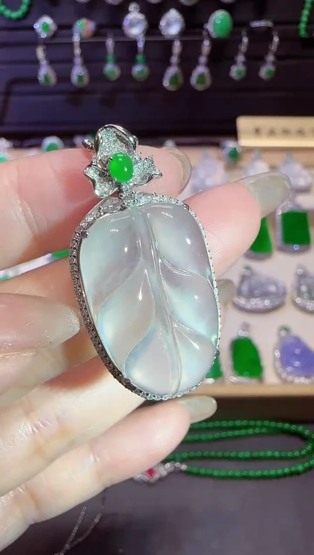 翡翠18K金镶嵌吊坠(不含链)一