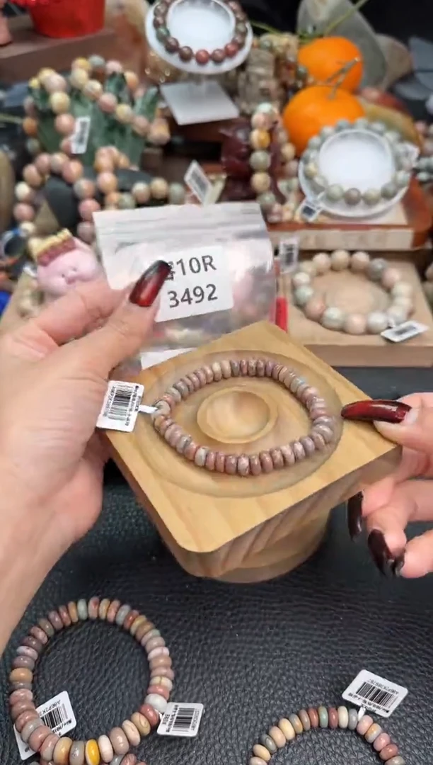 【闪购商品】石英质玉手链未镶嵌10R3492